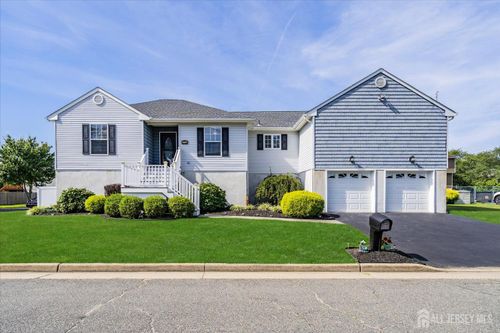 718 9th St, Union Beach, NJ, 07735-2548 | Card Image