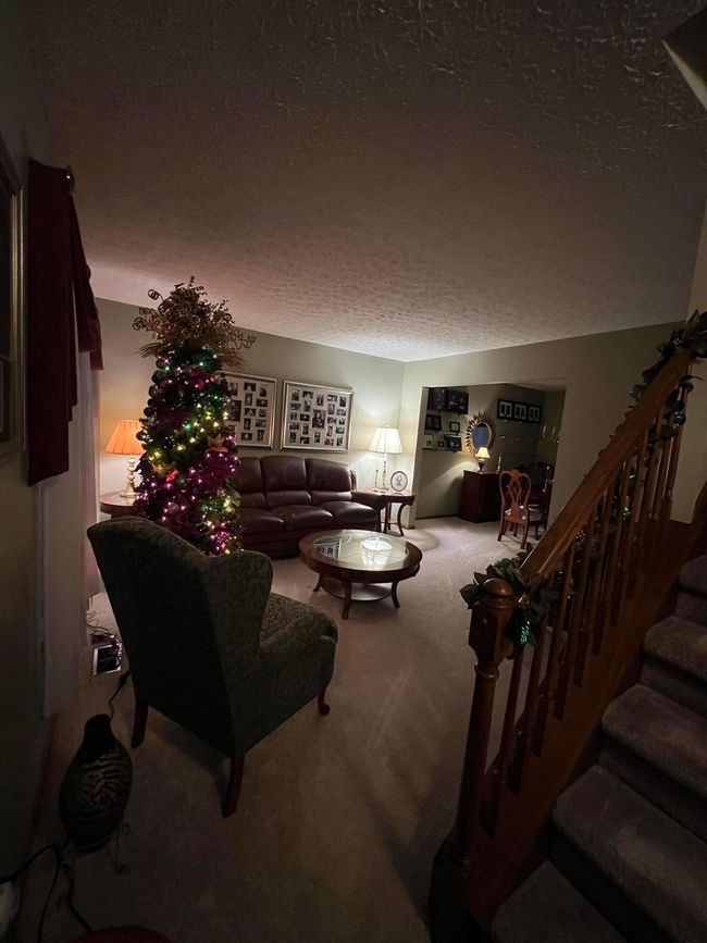 946 Lateglow Ct, House other with 3 bedrooms, 3 bathrooms and null parking in Newark OH | Image 4