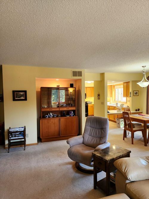 unit-219-520 5th St Sw, Willmar, MN, 56201-3288 | Card Image