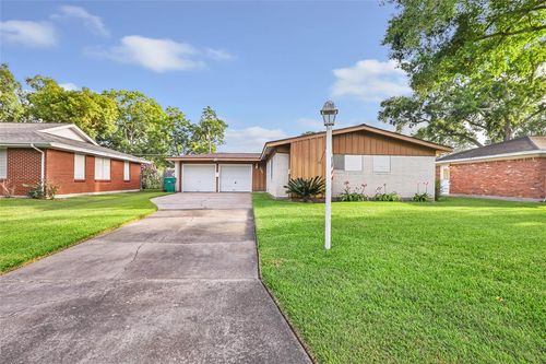 2906 Katherine St, La Marque, TX, 77568-3810 | Card Image