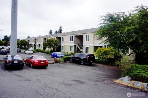 apt-306-3233 Ne 12th St, Renton, WA, 98056-3476 | Card Image