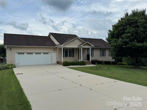 1519 Midland Dr, Hudson, NC, 28638-9600 | Card Image