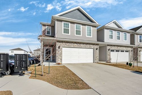 1057 Maywood Ln, Waukee, IA, 50263-9231 | Card Image