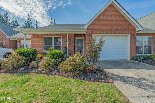 2911 Dominion Dr, Maryville, TN, 37803-8337 | Card Image