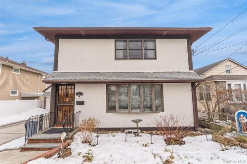 77 Lucille Ave, Elmont, NY, 11003-2721 | Card Image