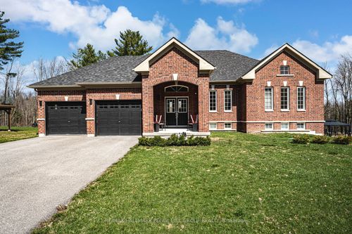 82 Diamond Valley Dr, Oro Medonte, ON, L0L2E0 | Card Image