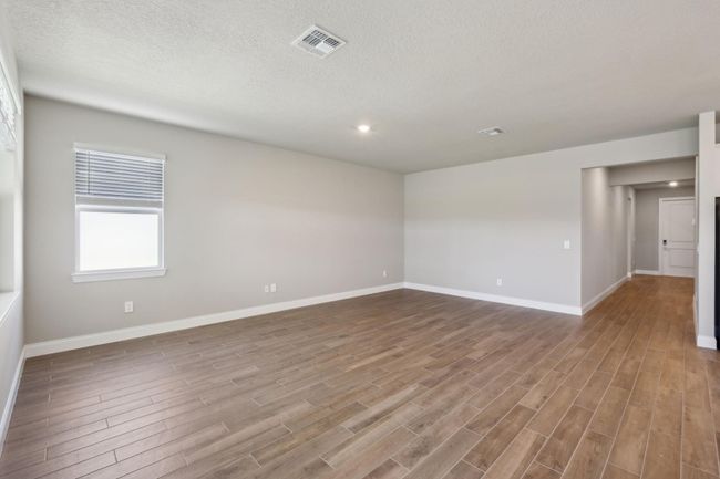 9041 Dahlia Cir, House other with 4 bedrooms, 3 bathrooms and null parking in Port St. Lucie FL | Image 6