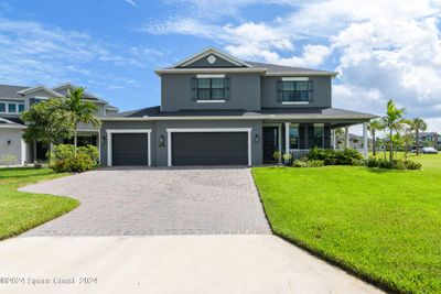 Oversized paver driveway! | Image 2