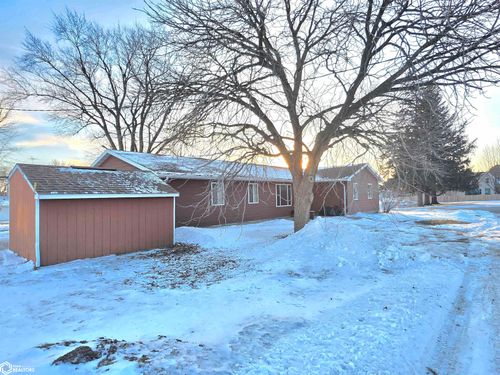 720 Elm St, Dumont, IA, 50625-7774 | Card Image