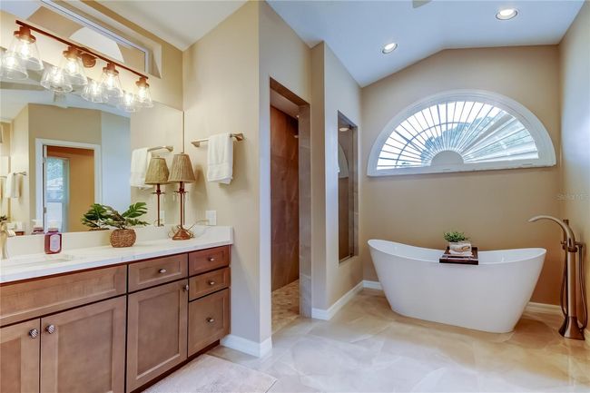 1827 Foxboro Ct, House other with 4 bedrooms, 3 bathrooms and null parking in OLDSMAR FL | Image 14