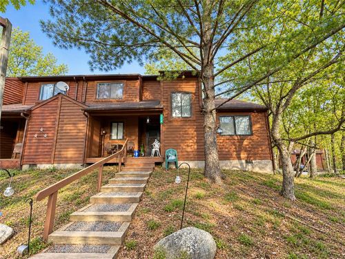 524 Wales Ct, Bushkill, PA, 18324-8771 | Card Image