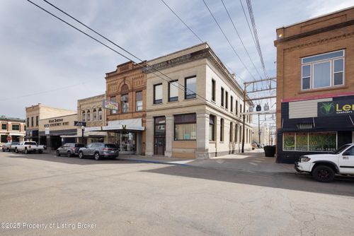 28 1st Ave W, Dickinson, ND, 58601-5101 | Card Image