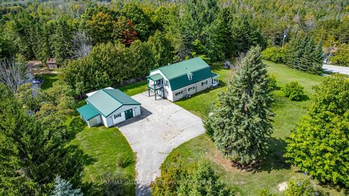 8064 9th Line, Thornton, ON, L0L2N0 | Card Image