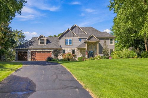 713 Crosby Dr, HUDSON, WI, 54016-7870 | Card Image