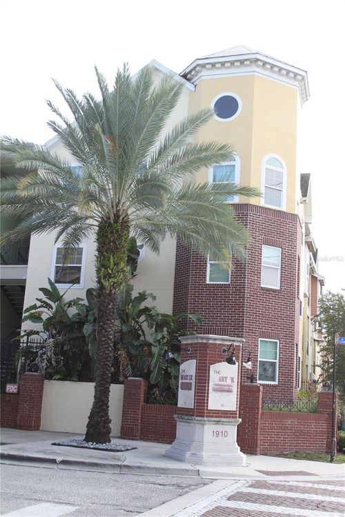 9201-1910 E Palm Ave, TAMPA, FL, 33605-3833 | Card Image