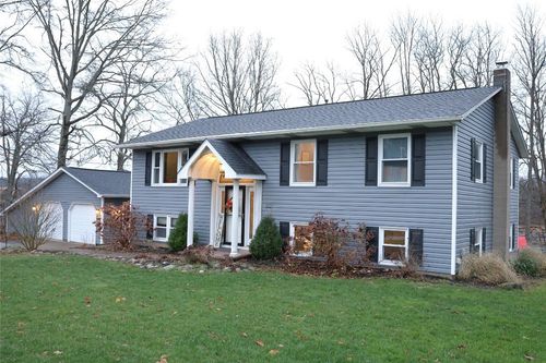 302 Raspberry Lane, Edinboro, PA, 16412 | Card Image