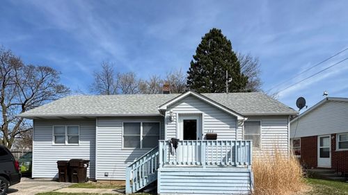 226 Barrington Rd, Wauconda, IL, 60084-2433 | Card Image