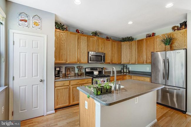 7721 Sullivan Cir, Townhouse with 3 bedrooms, 3 bathrooms and null parking in ALEXANDRIA VA | Image 12
