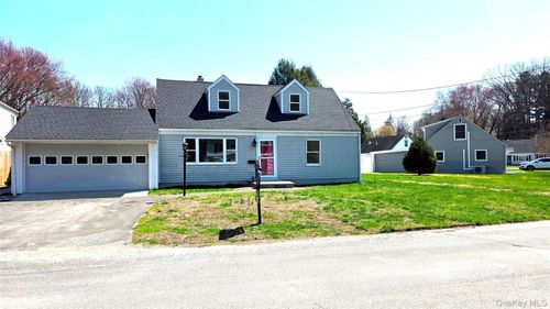 2 Oven Rock Rd, Bethel, CT, 06801-2307 | Card Image