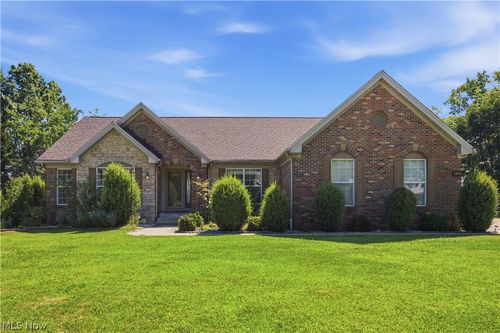 8913 Isabelle Ln, Macedonia, OH, 44056-1593 | Card Image