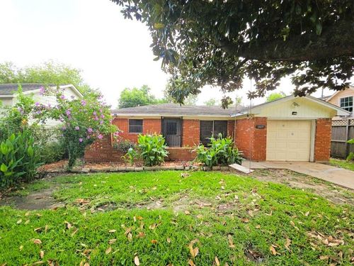6615 Saint Augustine St, Houston, TX, 77021-4037 | Card Image