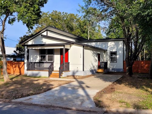 750 S Main St, Lockhart, TX, 78644-3464 | Card Image