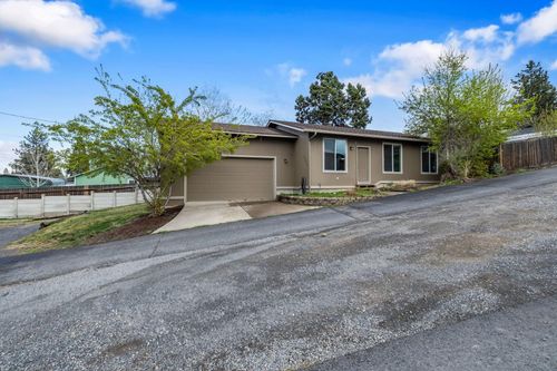 1331 Ne Butler Market Rd, Bend, OR, 97701-8840 | Card Image