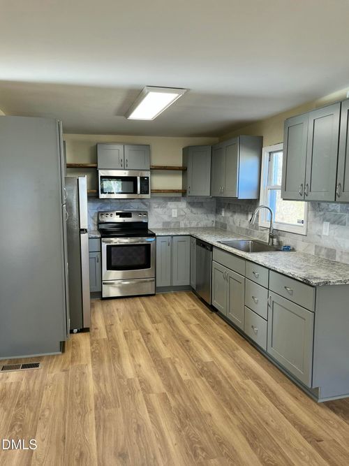 510 Tenth St, Gibsonville, NC, 27249-2033 | Card Image