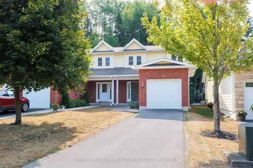 30 Deane St, Fenelon Falls, ON, K0M1N0 | Card Image