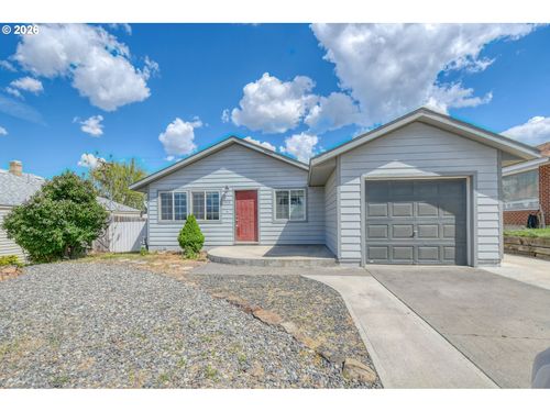 808 Se 6th St, Pendleton, OR, 97801-3111 | Card Image