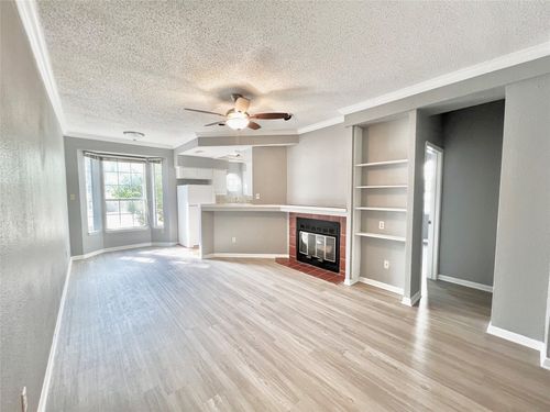 apt-105-3111 Tom Green St, Austin, TX, 78705-3061 | Card Image