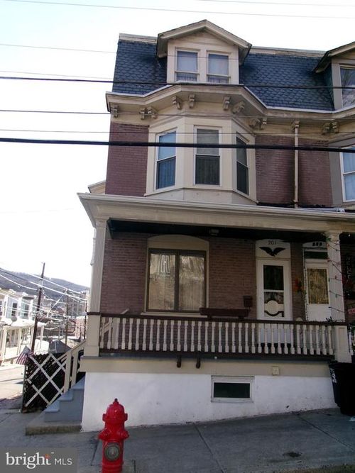 201 N George St, POTTSVILLE, PA, 17901-2613 | Card Image