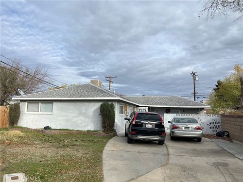 44078 Cedar Ave, Lancaster, CA, 93534-4423 | Card Image