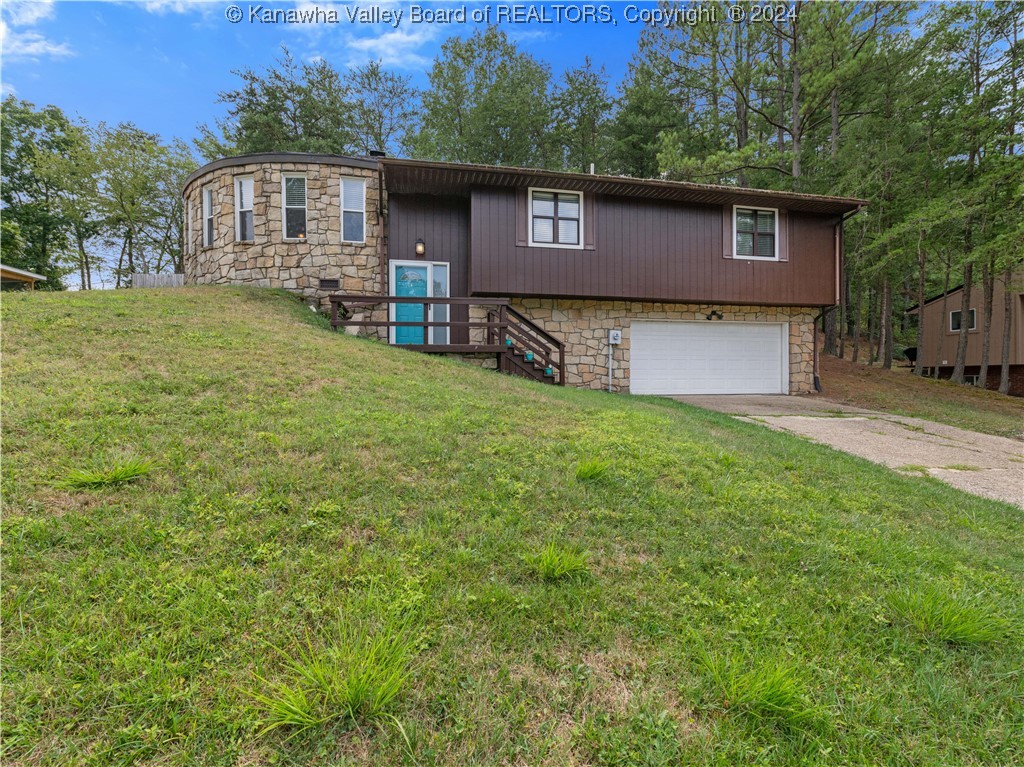 Woodbridge Dr, Charleston, WV 25311