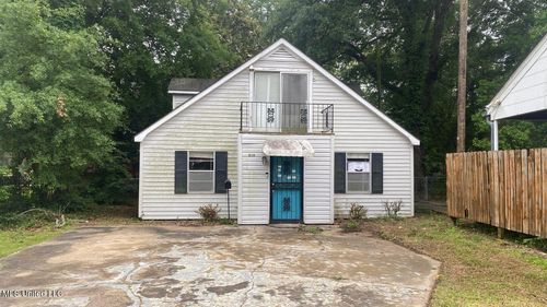 808 Pecan St, Belzoni, MS, 39038-3820 | Card Image