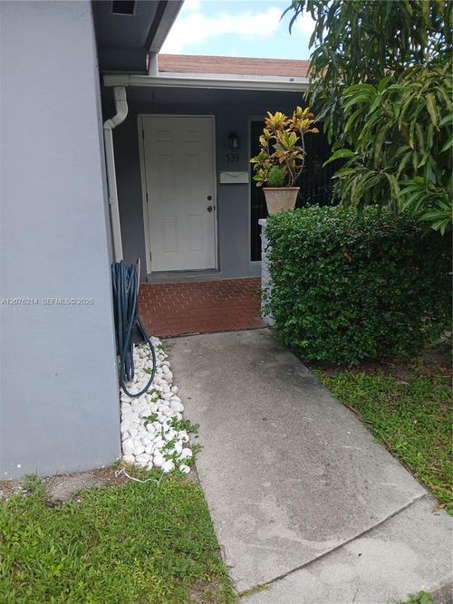 539-539 S Rainbow Dr, Hollywood, FL, 33021-7513 | Card Image