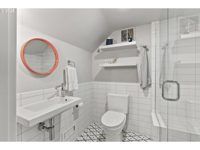 817 D Ave, House other with 3 bedrooms, 4 bathrooms and 2 parking in Lake Oswego OR | Image 38