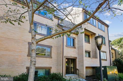 4c401-1671 Parkcrest Cir, RESTON, VA, 20190-4959 | Card Image