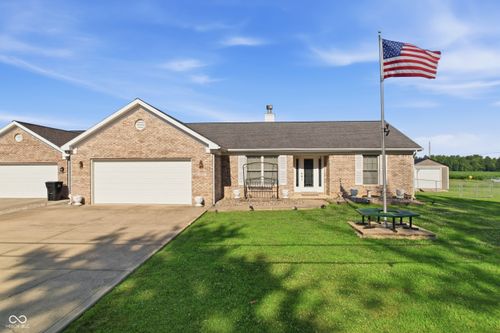 636 S Murphy Ave, Brazil, IN, 47834-8315 | Card Image