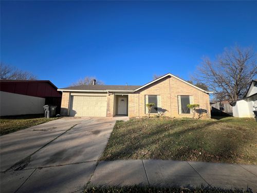 1911 Primrose Ln, Arlington, TX, 76014-2643 | Card Image