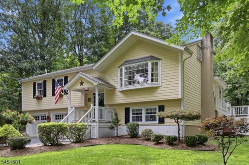 62 Lawrence Rd, Randolph, NJ, 07869-3105 | Card Image