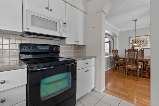 14774 Thrift Avenue, House other with 3 bedrooms, 2 bathrooms and 5 parking in White Rock BC | Image 19
