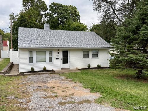 7912 Fleta St, Saint Louis, MO, 63123-2809 | Card Image
