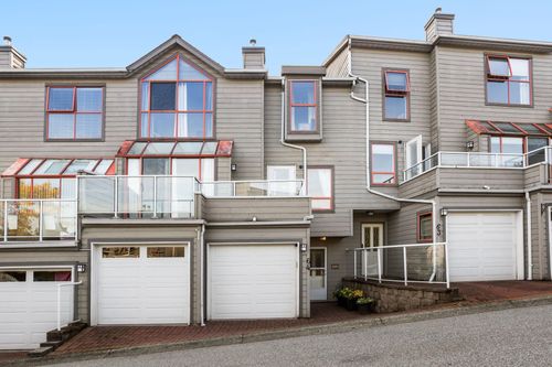 64-323 Governors Court, New Westminster, BC, V3L5S6 | Card Image