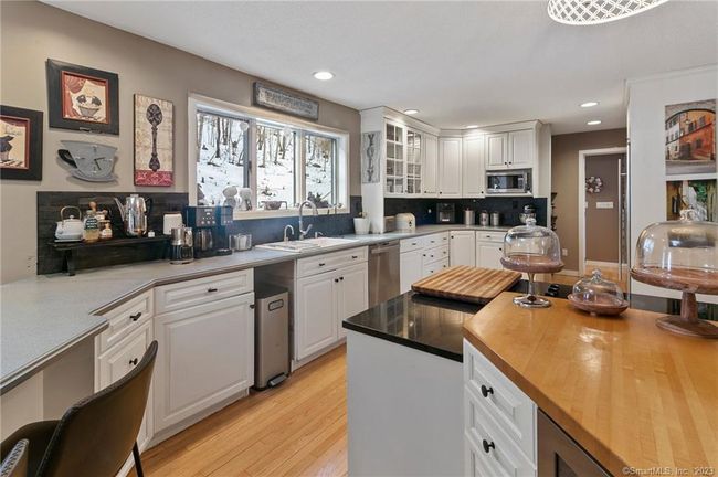 48 Dry Bridge Rd, House other with 5 bedrooms, 4 bathrooms and 5 parking in Canton CT | Image 11