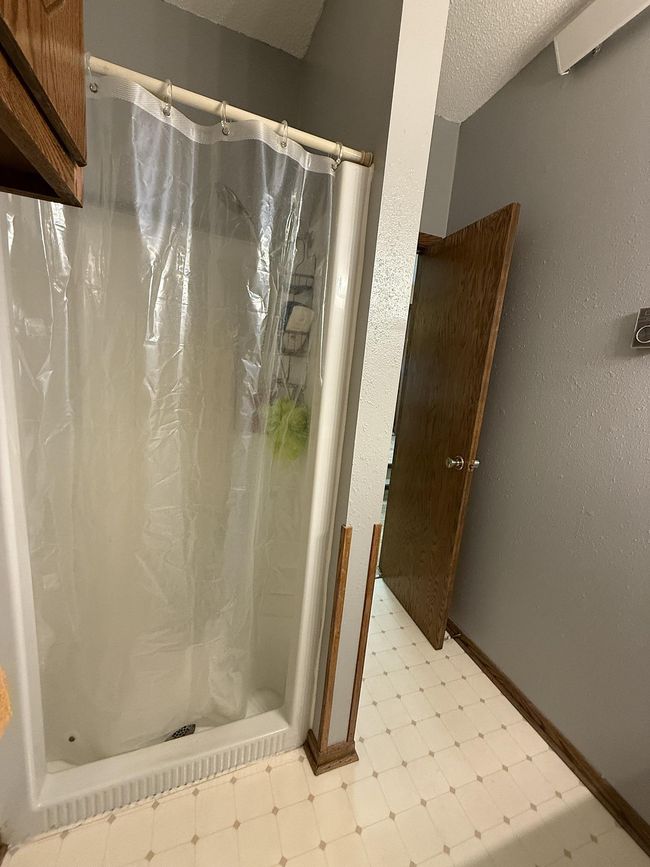 Main Floor 3/4 Bath WI Shower | Image 26
