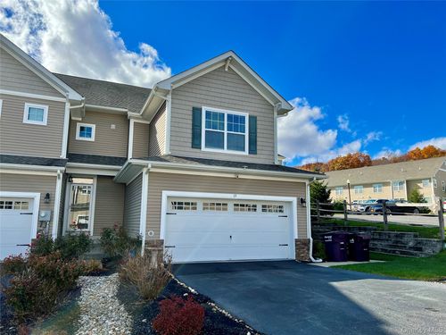 19 Highrose Ridge Way, Middletown, NY, 10940-6585 | Card Image