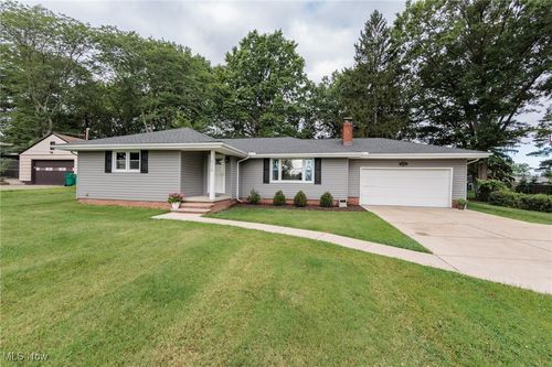 6110 Crossview Rd, Seven Hills, OH, 44131-2506 | Card Image