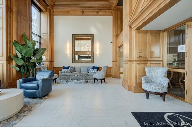 lobby/entry to building | Image 28