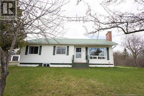86 Ridgewell St, Plaster Rock, NB, E7G2N2 | Card Image